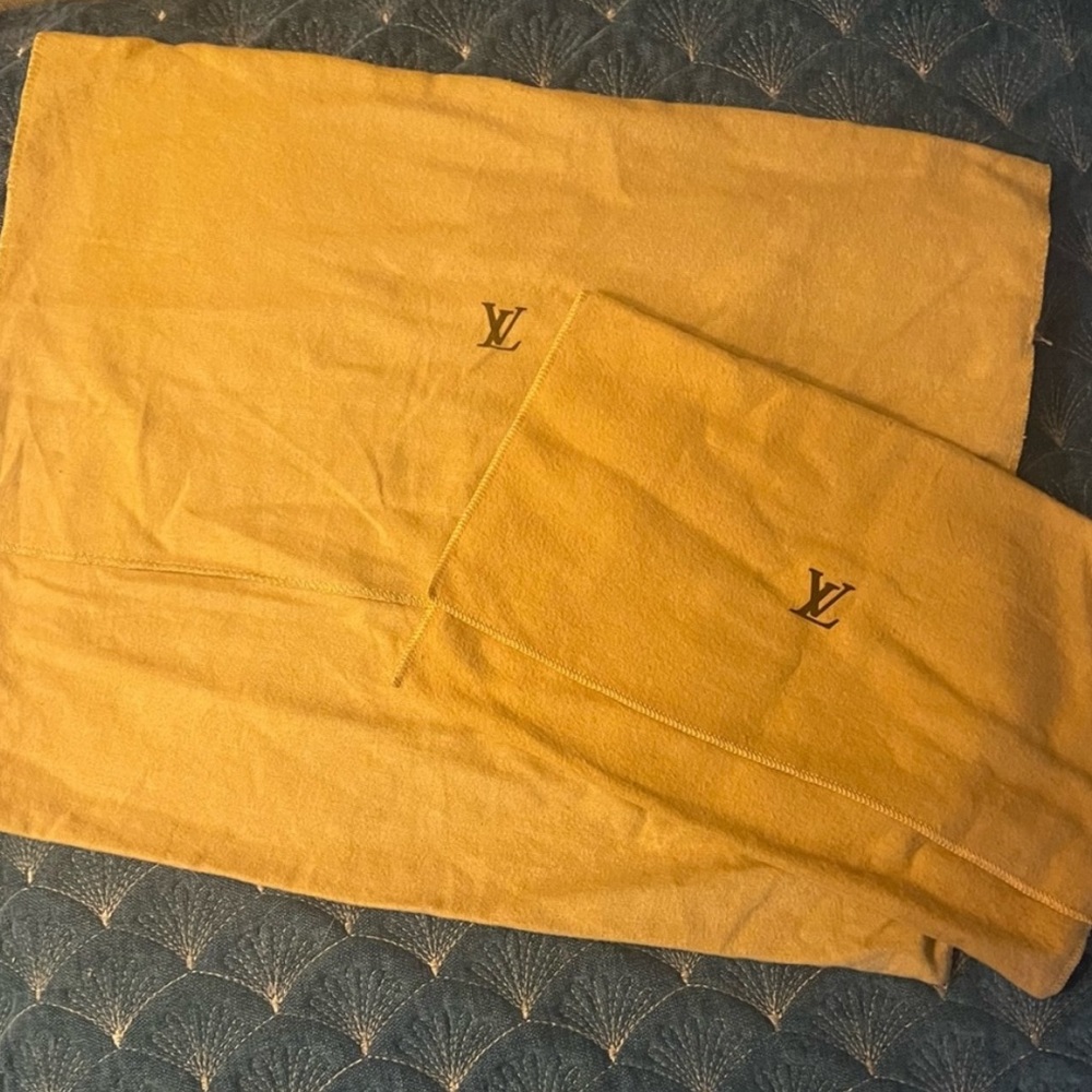 Lv  medium dustbag (sold)